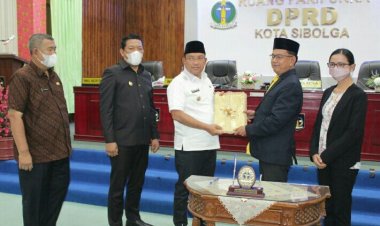 DPRD Sampaikan Rekomendasi atas LKPj Wali Kota Sibolga Tahun 2021