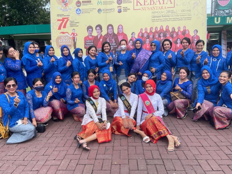 Kebaya Goes To Unesco, Polwan & Bhayangkari Sibolga Turut Meriahkan Berkebaya Nusantara 