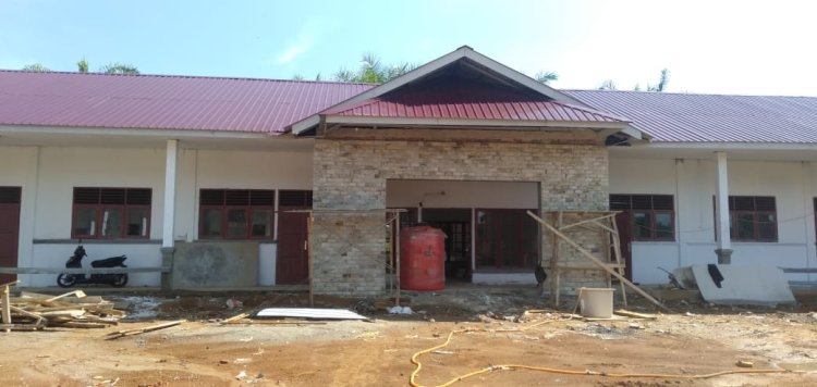 Proyek Pembangunan SMK N 1 Suka Bangun Diduga "Mangkrak", Masih Kerja Walau Sudah Lewati Batas Waktu