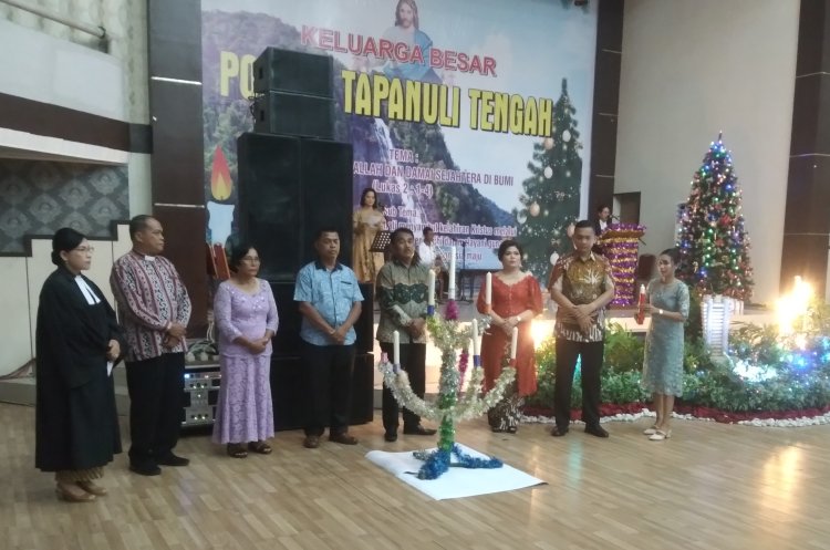 Perayàan Natal Keluarga Besar Polres Tapteng : "Kemuliaan Bagi Allah & Damai Sejahtera Di Bumi