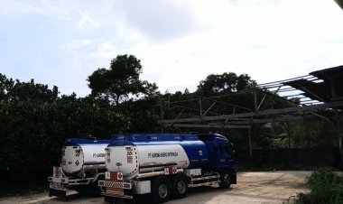 Diduga Illegal, Truk Tangki BBM Solar Bongkar di Gudang Tertutup di Pondok Batu, Personil TNI-AD Datangi lokasi